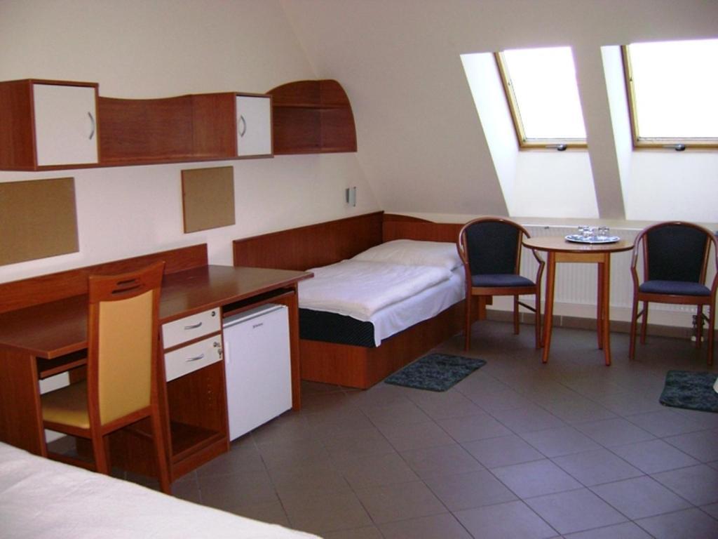 Karoly Robert Diakhotel Gyöngyös Kamer foto