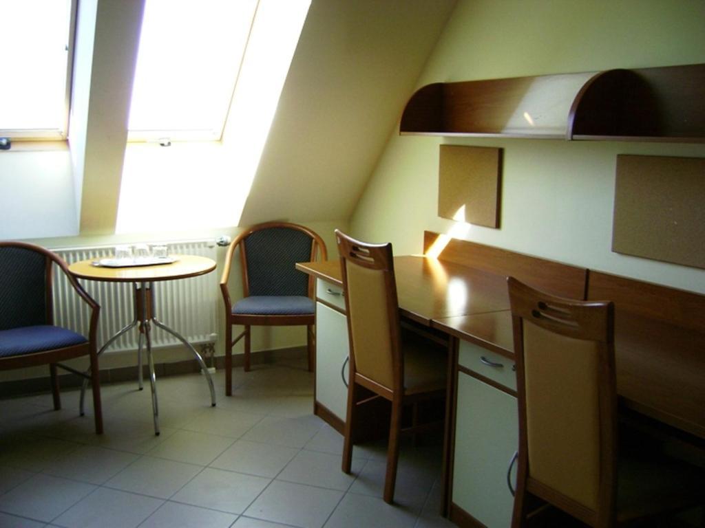 Karoly Robert Diakhotel Gyöngyös Kamer foto