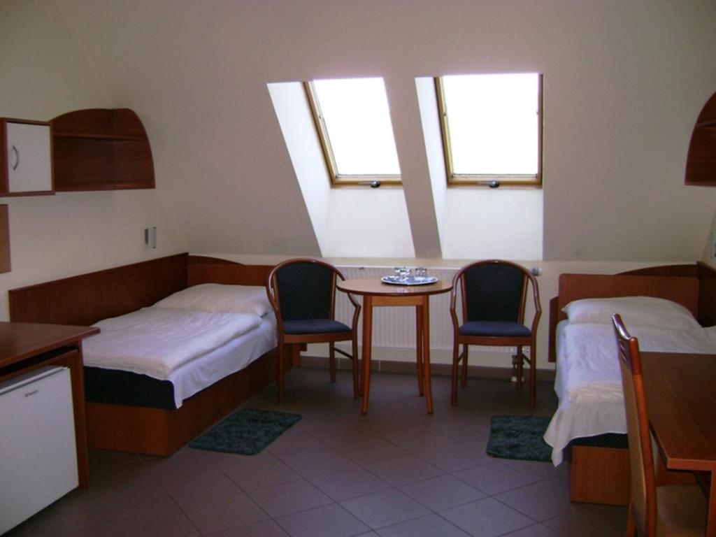 Karoly Robert Diakhotel Gyöngyös Kamer foto