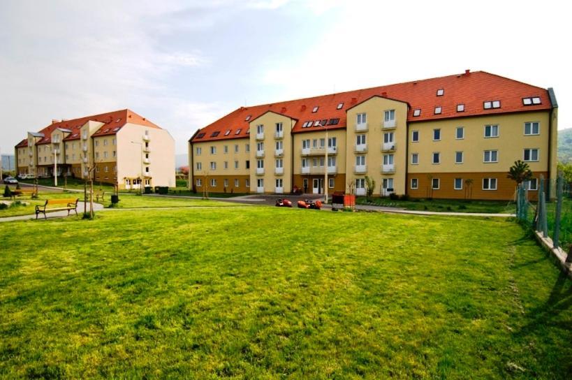 Karoly Robert Diakhotel Gyöngyös Buitenkant foto