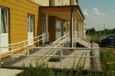 Karoly Robert Diakhotel Gyöngyös Buitenkant foto